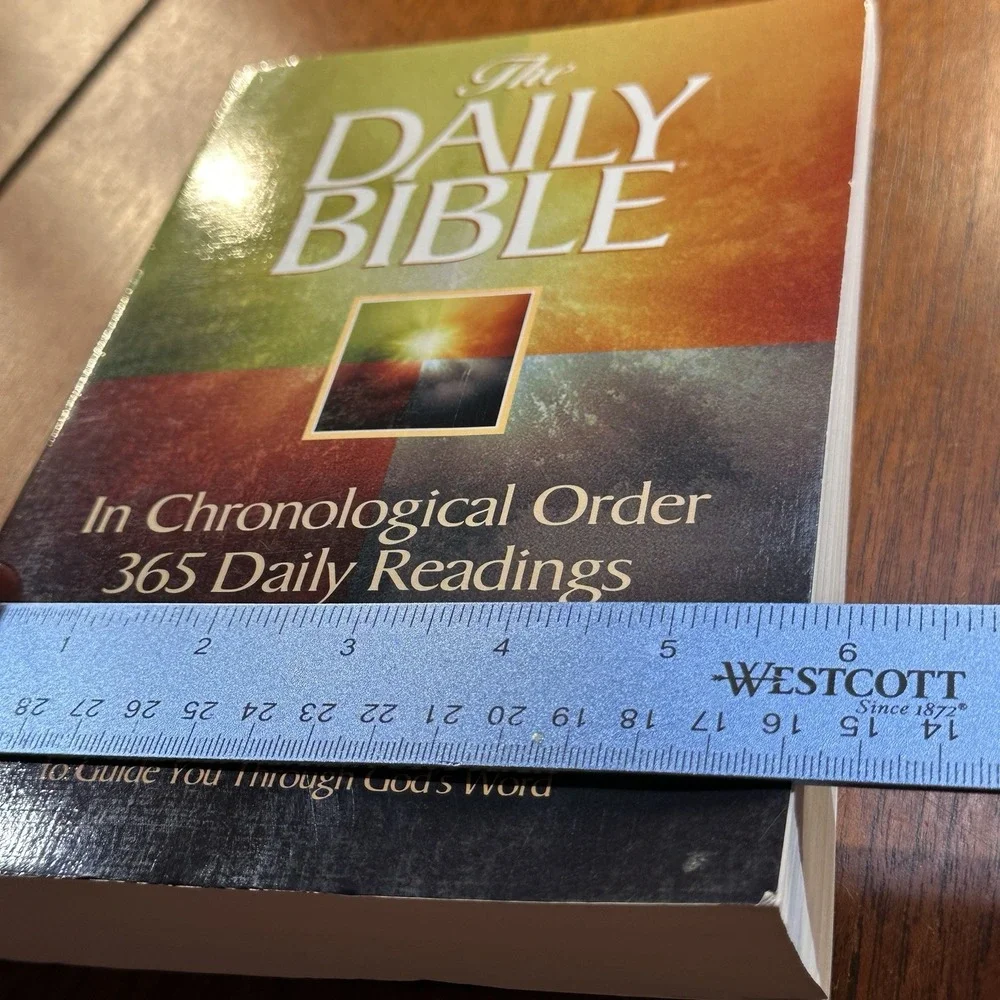 Daily Bible NIV 365‎ Daily Readings New International Version Chronological 1984